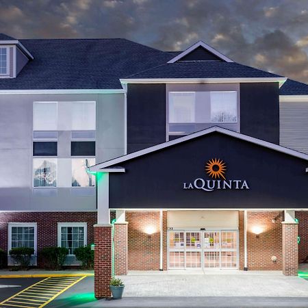 La Quinta By Wyndham Ely Hotel Exterior photo